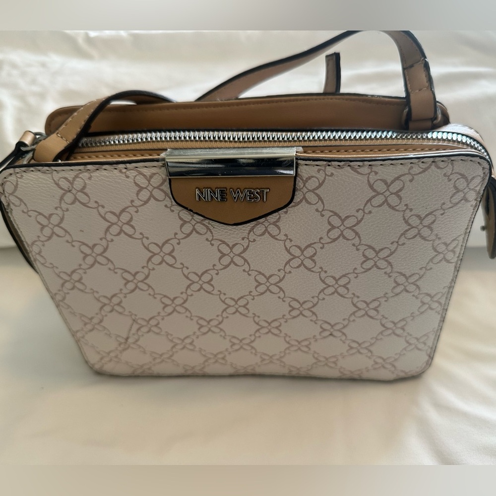 NWT Nine West Beige and White Crossbody Bag